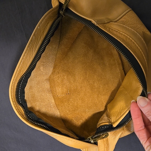 Parker Thatch Sling In Butterscotch - Picture 7 of 10